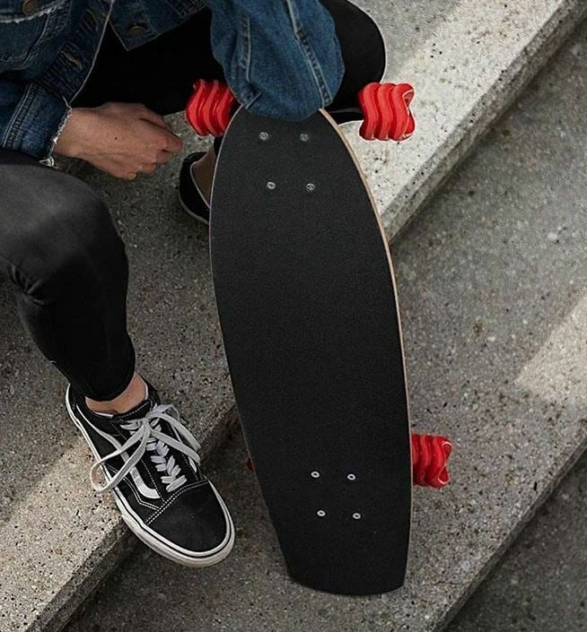 Layers 31 inch Cruiser Skateboard with 60mm California Roll Shark Wheels
